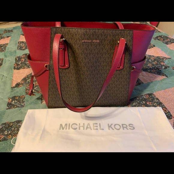 New Michael Kors With with Dust bag - Picture 5 of 5